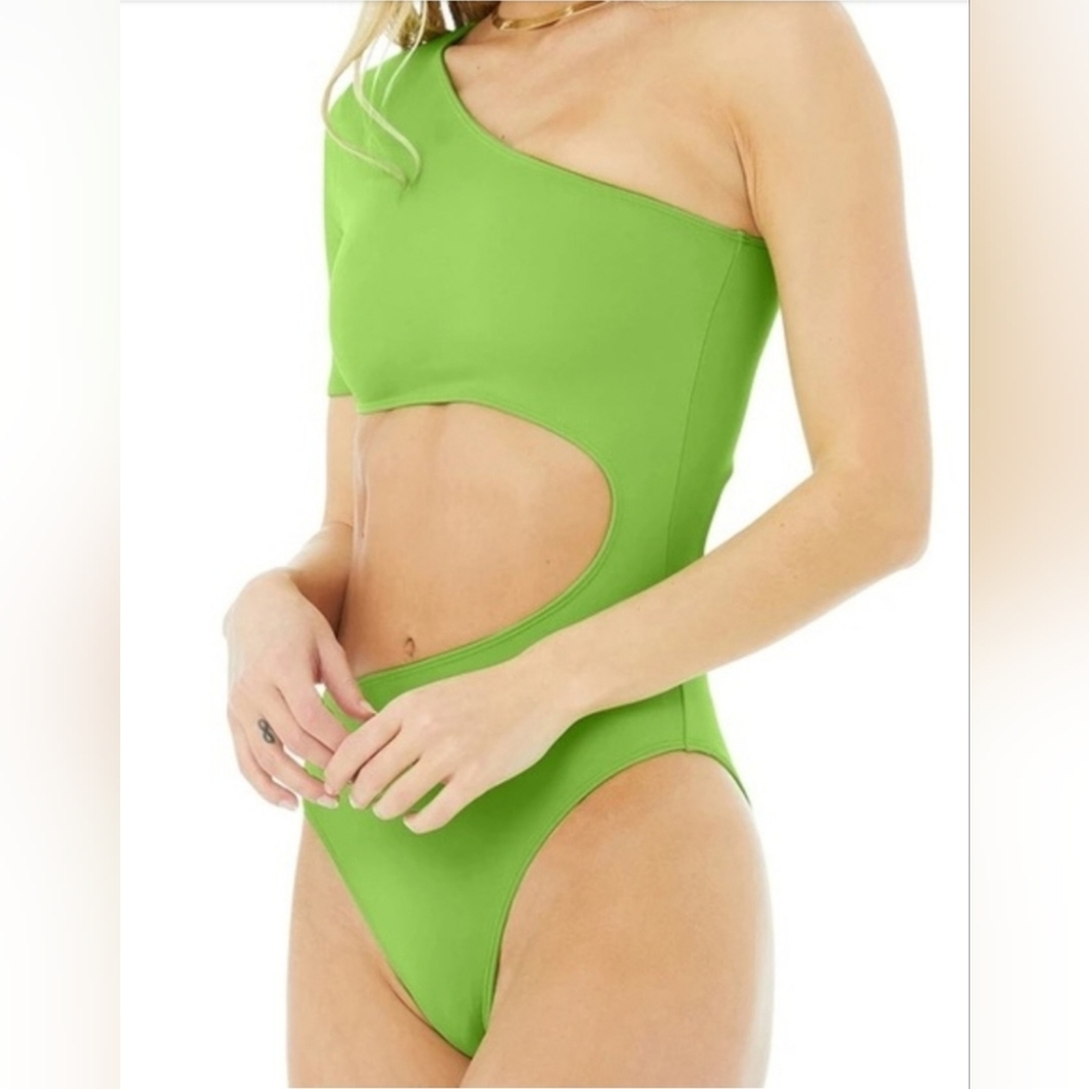 Alo Body Wave In Green Apple